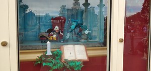 Mickey’s Christmas Carol Window Displays are now on Main Street USA | Chip and Company