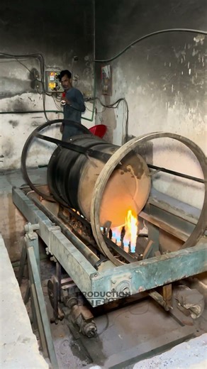 Raw Plastic Transforming into a Strong Water Tank