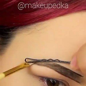 Bobby pin hack By: @makeupedka | Eyeliner