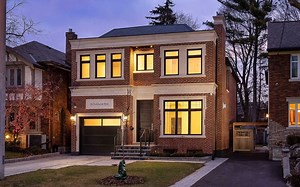 位于加拿大多伦多的一座乔治亚风格住宅|30 Parkhurst Boulevard, Toronto, ON