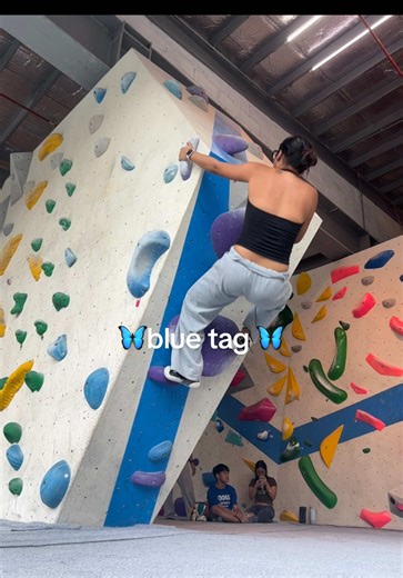 my second blue tag!!! yay for sends!! #bouldering