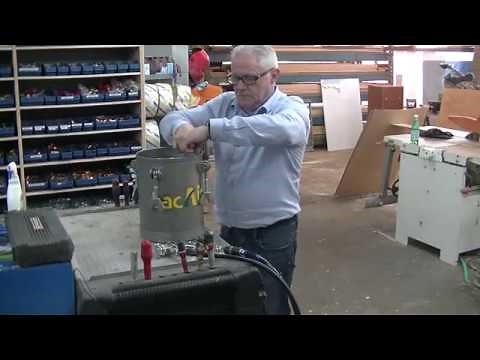 Démonstration du pot sous pression spécial colles néoprènes