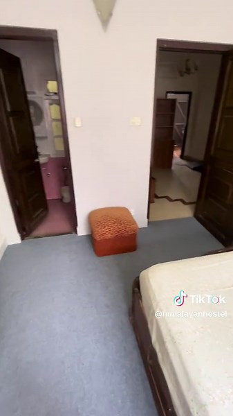 Himalayan Girls Hostel: Single Seater Room with Bath