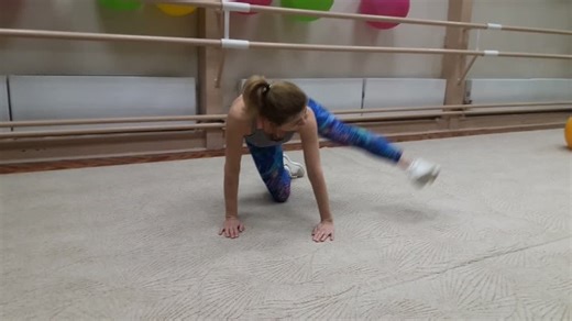 Видео Упражнение на бедро и ягодицы -2 | OK.RU