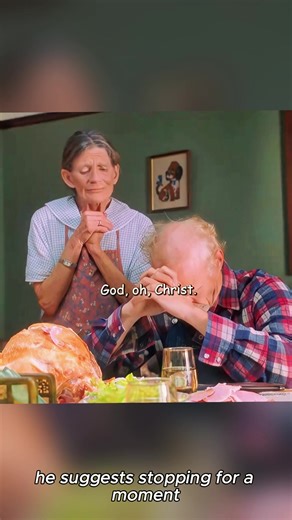 ya Allah tidak tega melihat beliau kehilangan rumahnya, amankanlah Lumajangku.. semoga segera selesai erupsi semeru.. #praylumajang #semeru #erupsisemeruhariiniv