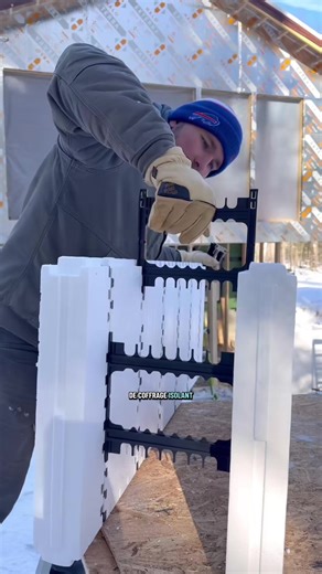 Pourquoi on n'utilise pas ces blocs de coffrage isolant en France ? #artisan #travaux #bricolage #construction #renovation