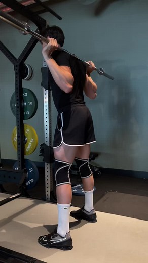 First boy to do this trend #gym #squat #fitness #workout #legday #gymhumor