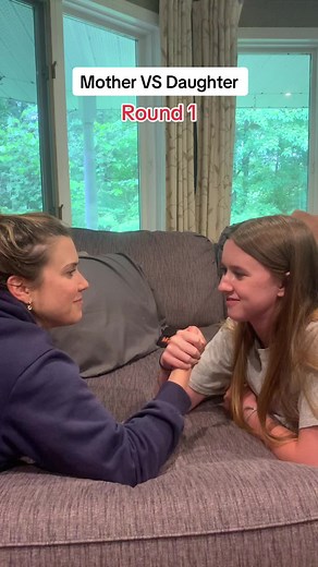 Arm wrestling mother VS Daughter #game #family #daughter #mother #familytime #familyfun