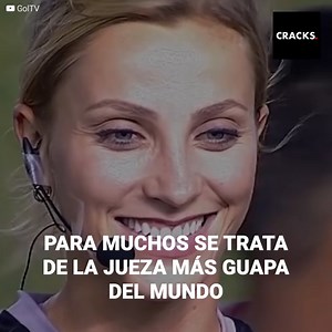La árbitra Fernanda Colombo se hizo viral por una broma y su imagen recorrió el mundo entero. Alcanzó una fama que jamás buscó y que le trajo algunos problemas, entre ellos recibir un e-mail con una repugnante propuesta de un sujeto. Suscríbete para ver más contenido http://bit.ly/yt-cracks | Cracks