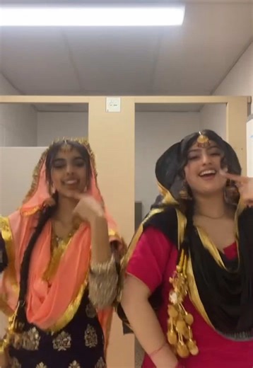 Explore the Vibrant Giddha Dance in Punjabi Culture