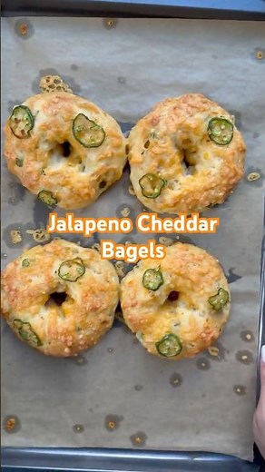 Jalapeno Cheddar Bagels