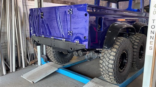 Yep you see that right. 6 wheel drive defender. Full custom exhaust, crossover pipe and quad carbon tips #defender #landroverdefender #v8power #defender150