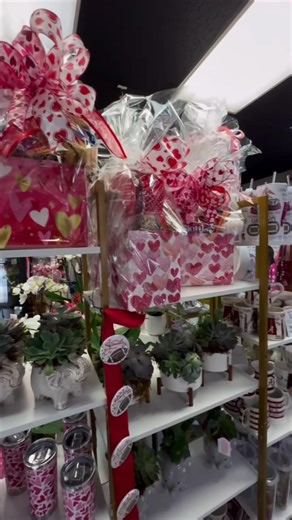 There’s so many ways to share the love this season! 🌹❤️ #tuscaloosa #tuscaloosaflorist #tuscaloosaflowershoppe #tuscaloosafloraldesigner #valentines