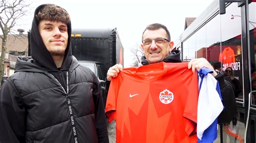 Canada Soccer jersey swap draws fans of all ages