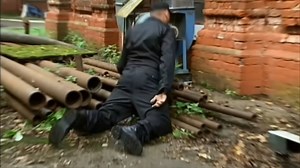 枪杀健壮巡逻军靴守卫