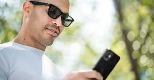 App-controlled smart sunglasses change tint on demand
