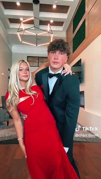 Char 🎀 (@charr.booth) - Creative Prom Transition Ideas for 2023