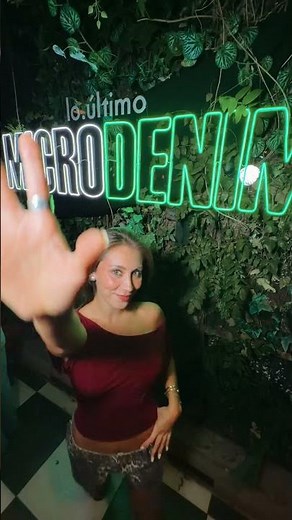 Micro-shorts, maxi actitud.This is micro-denim, la tendencia más vista en street style