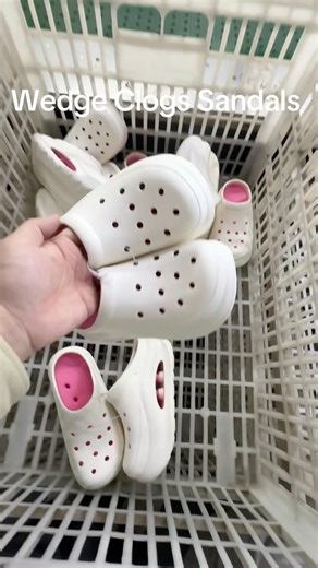 Wedge clogs slippers.#shoes #clogs #wedgesandals #wedgeshoes #sandals #footwear #shoefactory #shoe