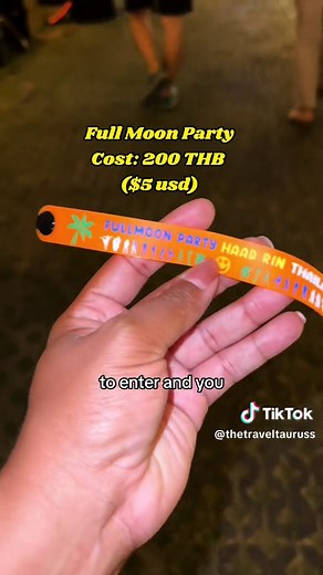 Thailand Full Moon Party Travel Tips 🎉! If the Full Moon Party isn’t on your Thailand Bucket List then ADD IT RIGHT NOW! It takes place once a month on a certain date (you can google the date) and it happens all over Thailand but the main one is in Ko Pha Ngan which is one of the southern islands. If you aren’t able to attend the full moon party there’s also a half moon party, a black moon party , a waterfall party , and the jungle party! They really like to party on that island 😅. Have you or