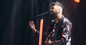 Dilsinho estreia a turnê "Diferentão" com show romântico no Rio de Janeiro