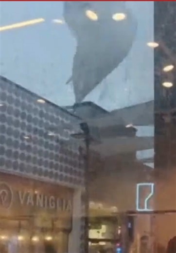 ‏תיעוד מביג גלילות: הרוחות העזות העיפו באוויר יריעות הצללה במתחם 💨