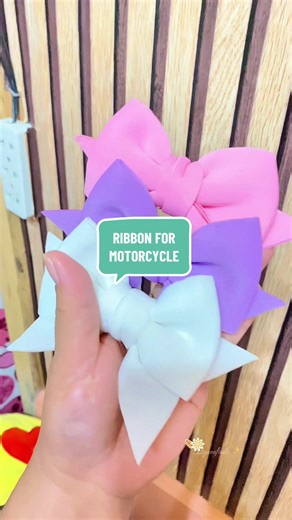 Creative Ribbon Decorations for Motorcycle Helmets