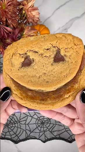 31 Days of Sweet Halloween Day 3 🎃 Little Debbie Pumpkin Delights #halloweencookies #littledebbie