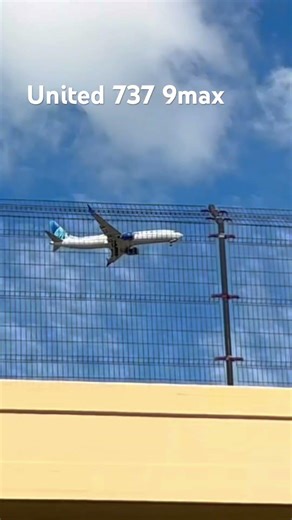 Cool fly over #plane #airplane #aircrafthistory #helpmemakethismakesense #aviation #planespotting