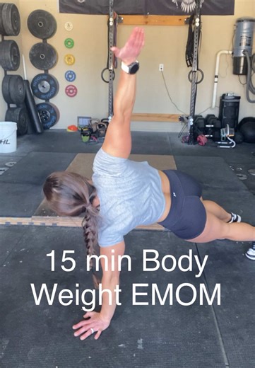 15-Minute Bodyweight EMOM 🔥 This is a spicy, no-equipment workout that’s perfect for busy moms with limited time. One of the biggest parts of changing habits for good is learning to show up on the days it would be way easier to make excuses and skip. Most of the time, we can squeeze in a quick workout. It’s a mindset shift, not a time issue. CONSISTENCY. CONSISTENCY. CONSISTENCY. I promise, you’ll feel so good after this one. 👉 Aim to work for :40 seconds of each minute. 15-Minute EMOM \t•\tM1