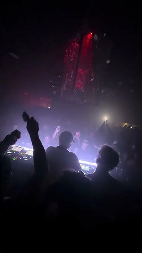 Ben Techy playing the legendary Born Slippy remix at CUBE x EDEN!