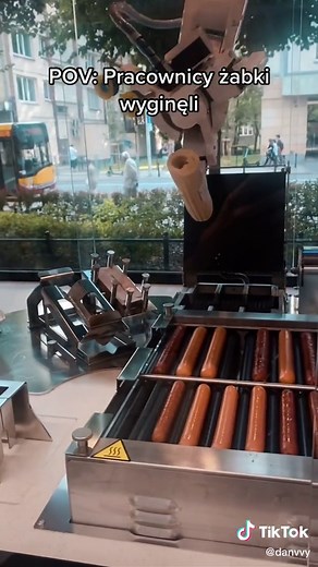 Hotdogobot: Robotic Hot Dog Machine in Action