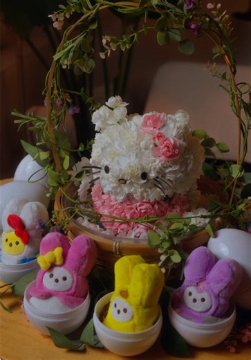 Easter Flower Basket: Peeps x Hello Kitty & Friends