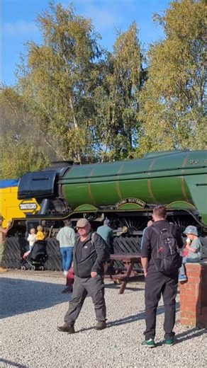 FLYING SCOTSMAN REVERSING #trainspotting #trains #steam train