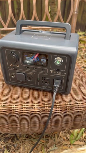 Battery bank power station by Bluetti review