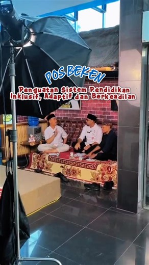 Dinas Pendidikan dan Kebudayaan Provinsi Bengkulu on Instagram: "Penguatan sistem pendidikan yang inklusif, adaptif, dan berkeadilan menjadi komitmen bersama dalam mewujudkan layanan pendidikan yang setara bagi seluruh lapisan masyarakat. Hal tersebut disampaikan oleh Bapak Rainer Atu, S.E., M.Mm @raineratu Plt. Kepala Dinas Pendidikan dan Kebudayaan Provinsi Bengkulu, dalam program Pos Beken. 🗓 Jumat, 26 Januari 2026 ⏰ Pukul 16.00 WIB 📺 Live di BETV Mari bersama membangun pendidikan Bengkulu 