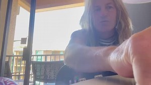 With the Hawaiian sun streaming through the window, check out Doug’s solo from ‘Resurrected’ along with commentary from Ruby & a generous tip!🎸💰 Looking forward to seeing you guys out on the road!🚀🚀 https://thedeaddaisies.com/tour-2023/ | The Dead Daisies