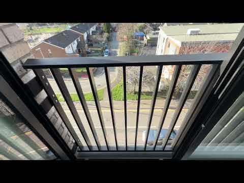 Berkeley Square, Ordsall Lane