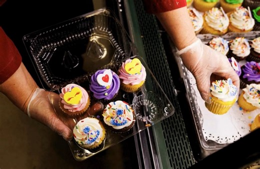 Perfect for any occasion! 🧁 The Market's Bakery offers 6 pack or 12 pack cupcakes. Hand decorated, available in Vanilla or Chocolate, for order from our pastry case. See which locations have a Bakery at www.shopmarketbasket.com/market-basket-bakery-store-locations | Market Basket