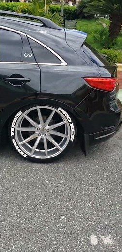 2013 infiniti fx35. guara Customs
