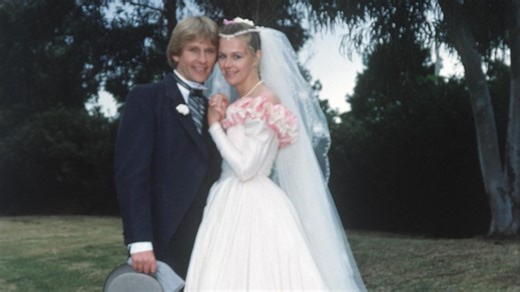 Australian actress Penny Cook dies