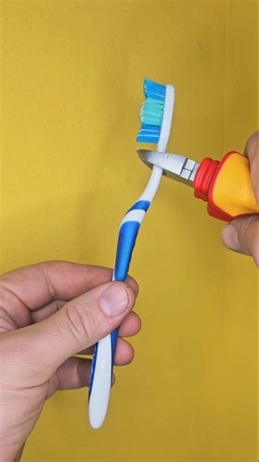 Turn an Old Toothbrush Into a Powerful Cleaning Tool 🔥#lifehack #diy #cleaning #shorts