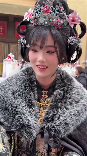 Smile China Tour Xuchang Station Challenge Cao Wei Ancient City 2026 Warm high-five with Hanfu girl