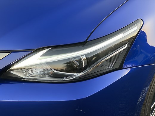 レクサスCT200h Fスポーツにいまさら試乗！実燃費や乗り心地はどう？ドライブフィール編｜カズウラさんの車と日常