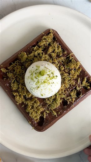 Eggless Chocolate Waffle Recipe | Chocolate Waffle with Crispy Pistachio Kunafa on top 🧇
