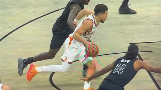 Oso Ighodaro Reacts to Devin Booker's Amazing Pass