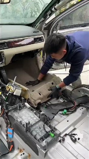 It's hard to believe it’s still the same 20-year-old vehicle! Watch the incredible transformatio 07