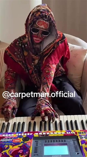 #love #support #art #human #carpetman @carpetman.official | carpet
