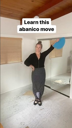 Learn This Flamenco Dance Step with the Fan #flamencodance #flamenco #flamencosteps