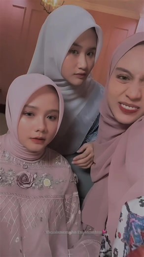 Ning Naylufer & Gus Sunny Romantic Moments 💕